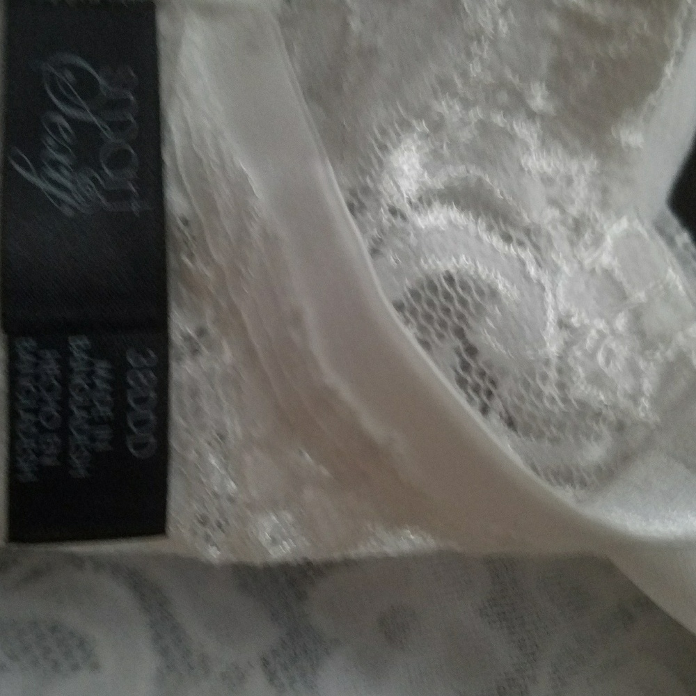 2 bras - Picture 3 of 3